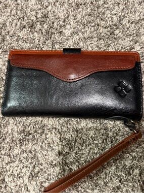 Patricia Nash Women's Two-Tone Black and Brown Leather Wristlet Wallet